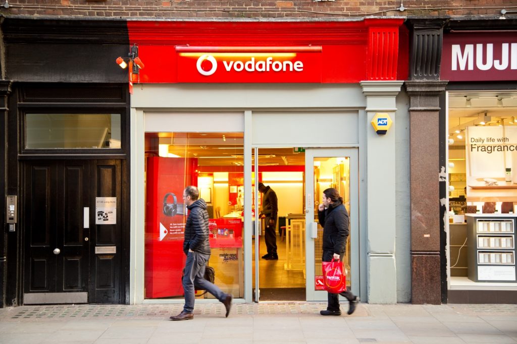 БРИТАНСКИЕ СВЯЗИ: Vodafone, один из крупнейших мобильных операторов мира, имеющий 449 млн абонентов в 26 странах, теперь пришел и в Украину — в виде бренда