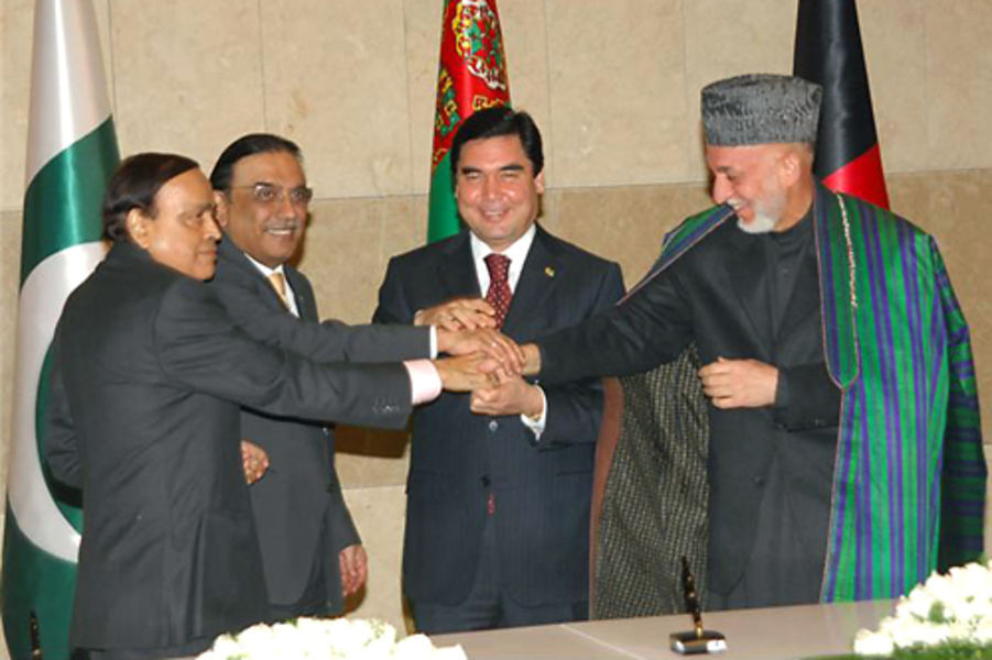 Президент Туркмении Гурбангулы Бердымухамедов сказал, что строительство газопровода закончится к декабрю 2019 года