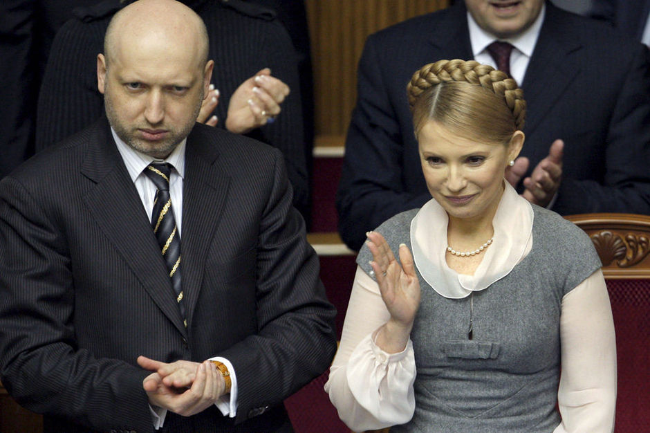 Один Александр Турчинов выступал за введение военного положения, Тимошенко, которая вообще не должна была присутствовать на заседании была против
